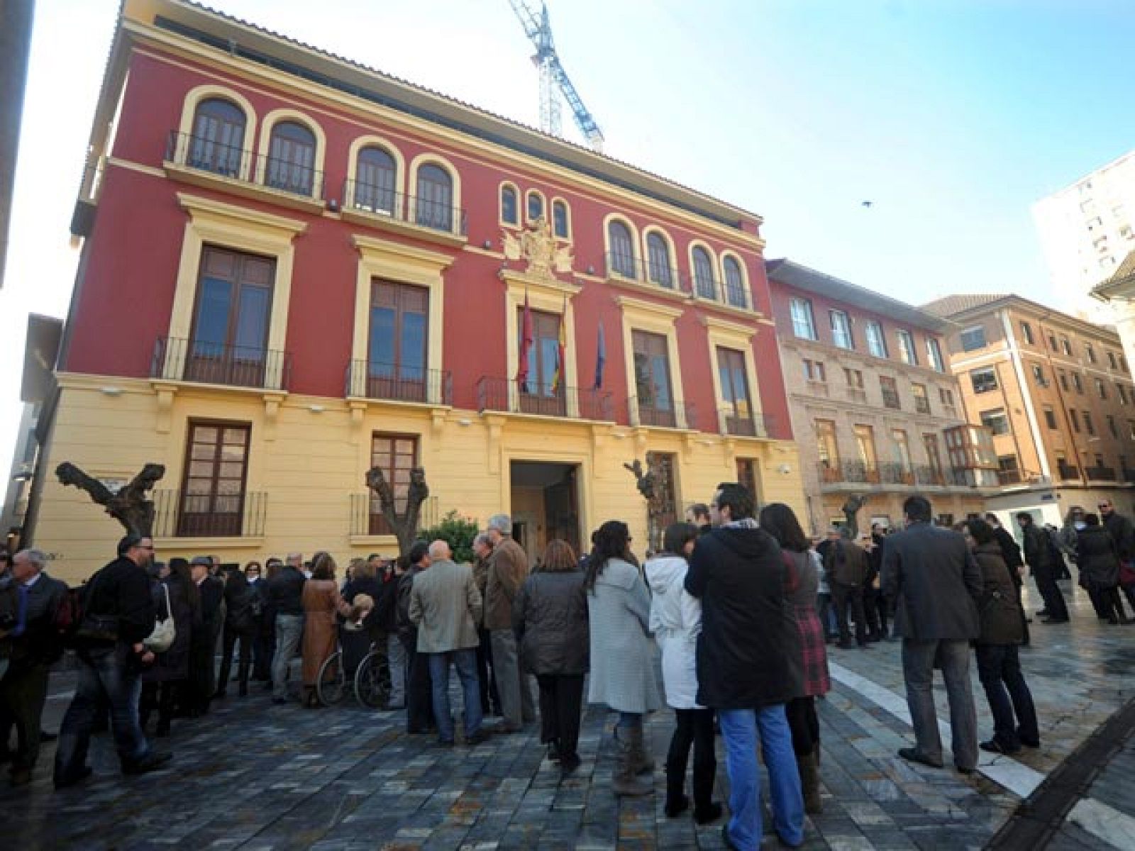 El presidente de Murcia ve un móvil político detrás de la paliza al consejero de Cultura | Ver