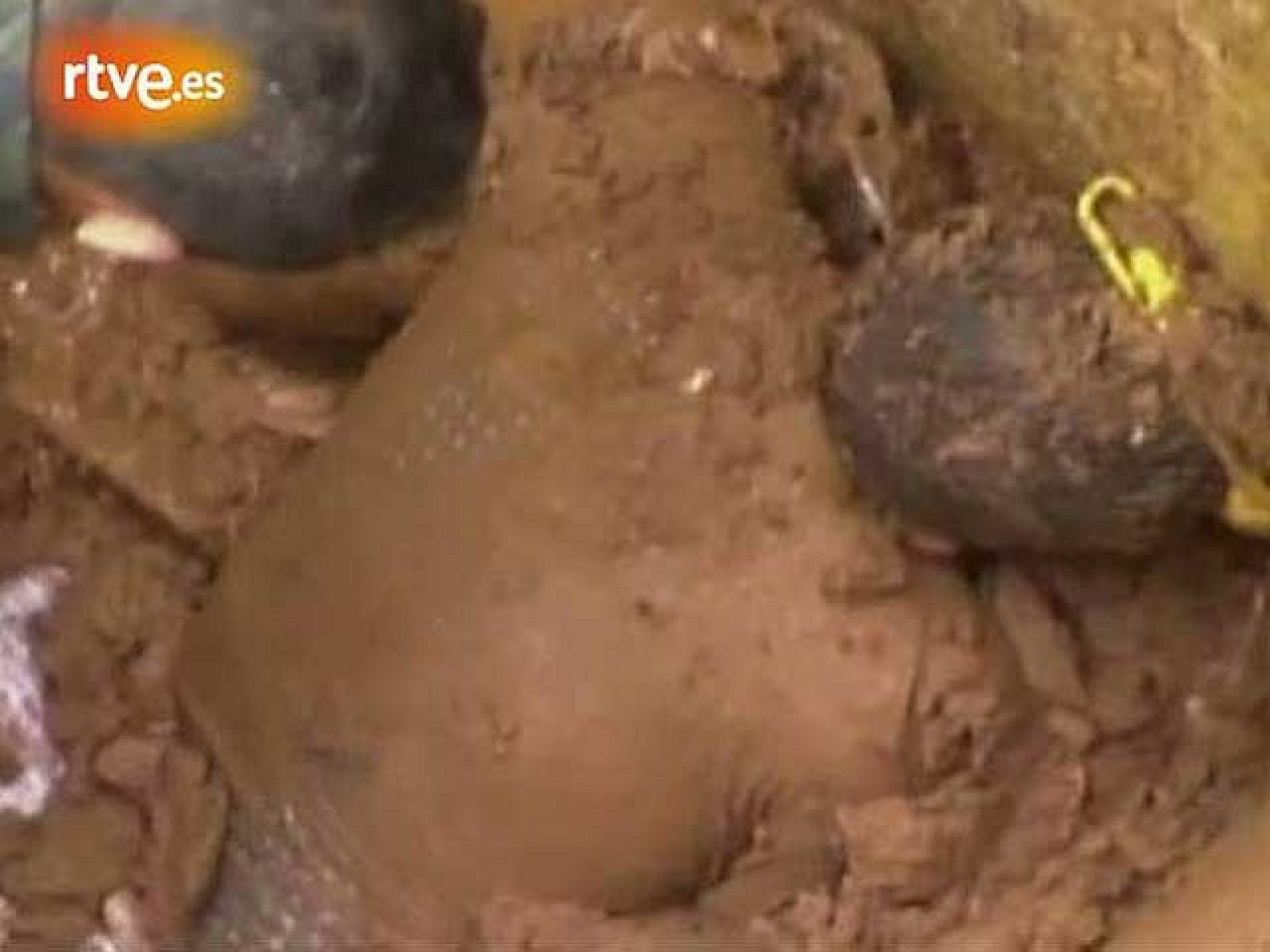 El milagroso rescate de un hombre que ha sobrevivido 16 horas bajo el lodo en Brasil