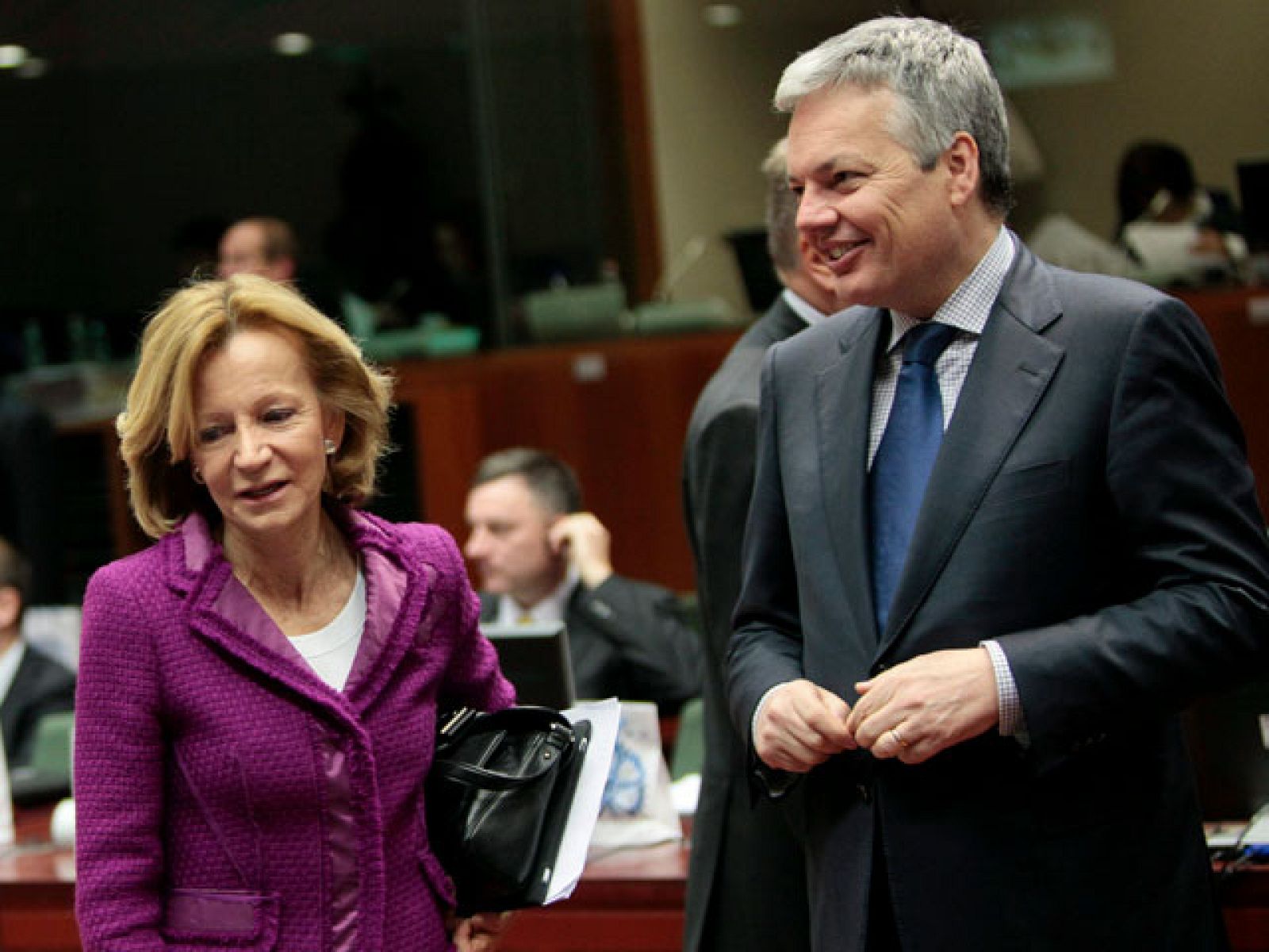 Los ministros de Economía y Finanzas de la UE acuerdan nuevos test de estrés a la Banca | Ver