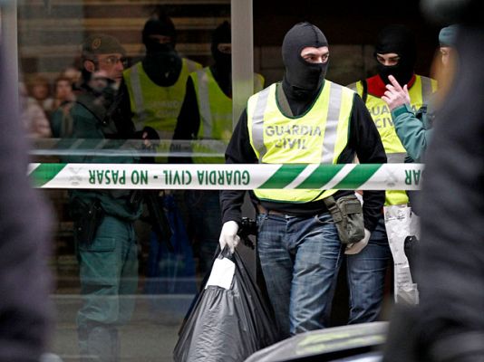 Telediario 1 - Telediario 2 en 4' - 18/01/11