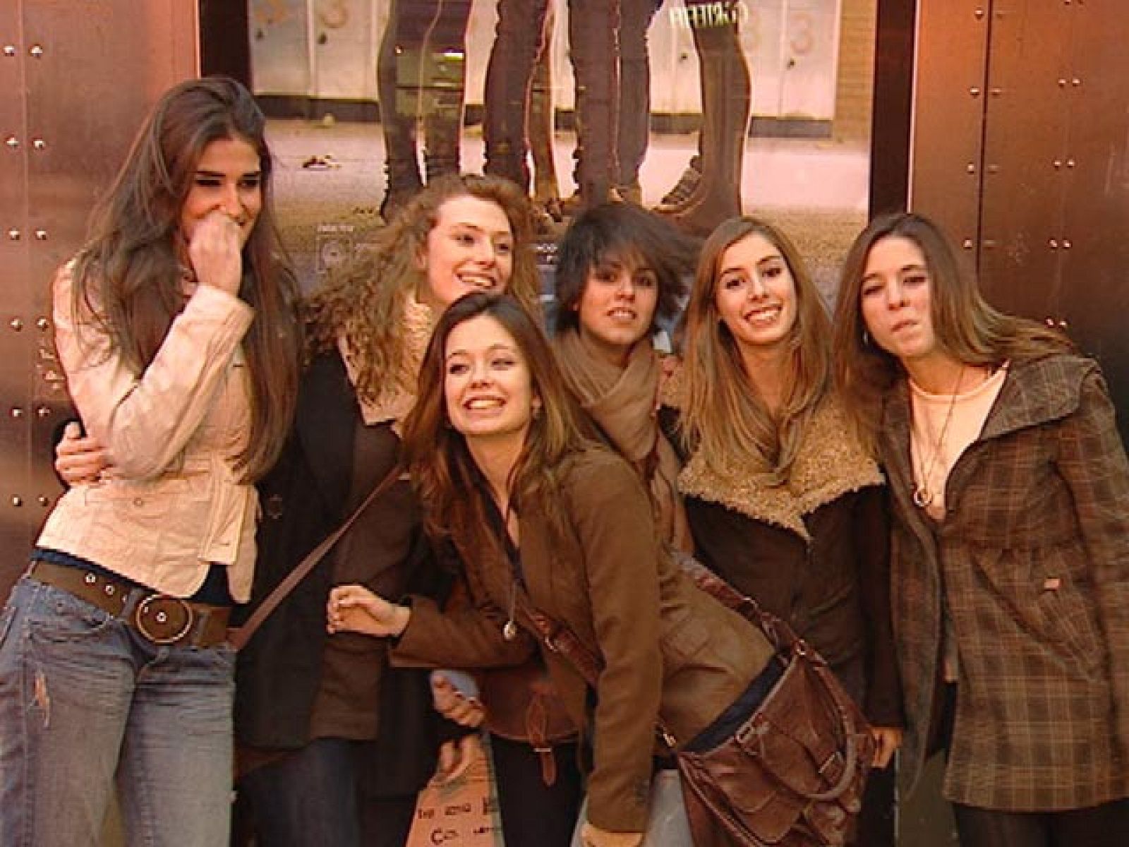 Seis adolescentes protagonizan "Blog" | Ver