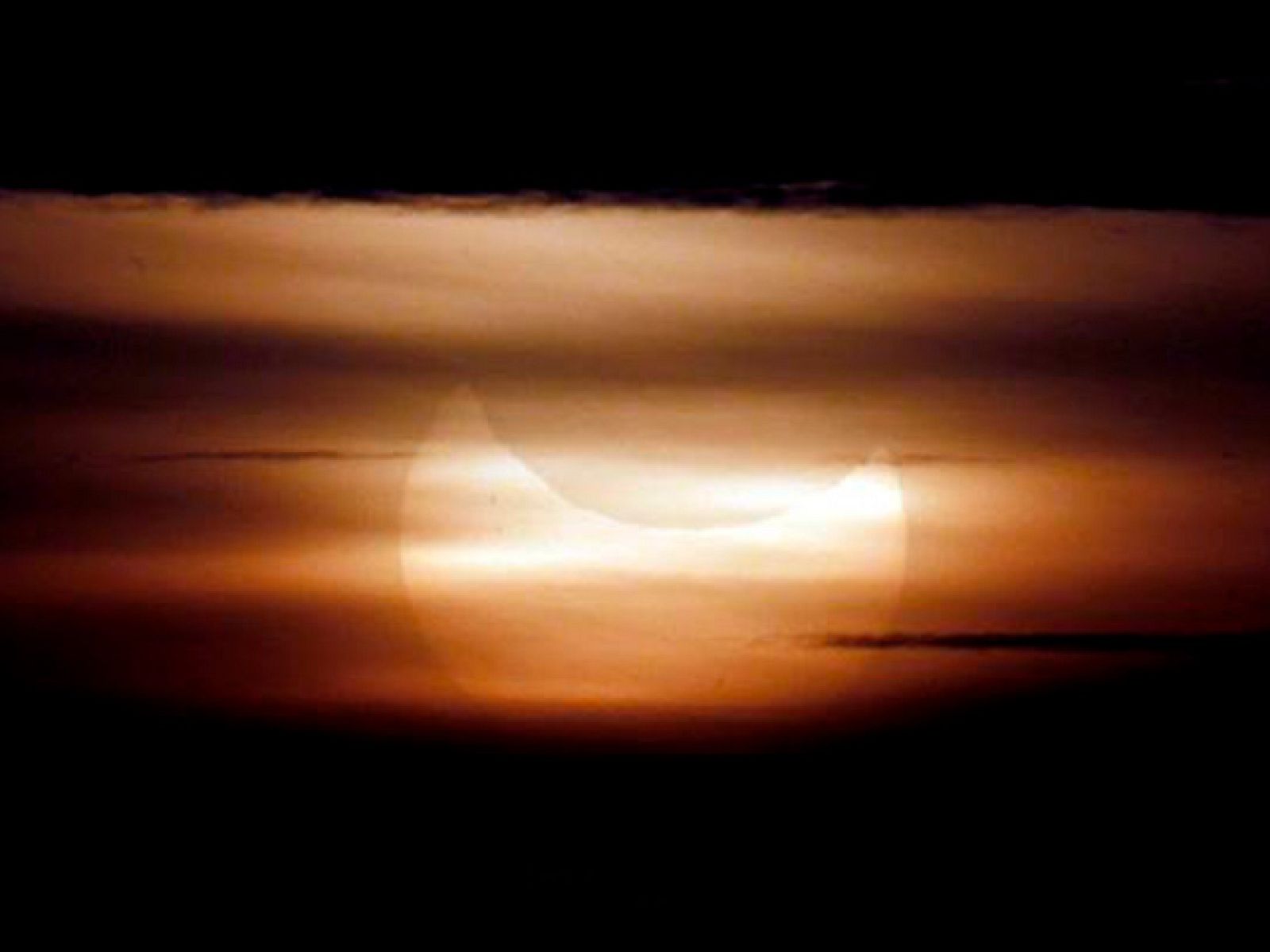 On Off: Eclipse sobre los Alpes - On Off | Ver