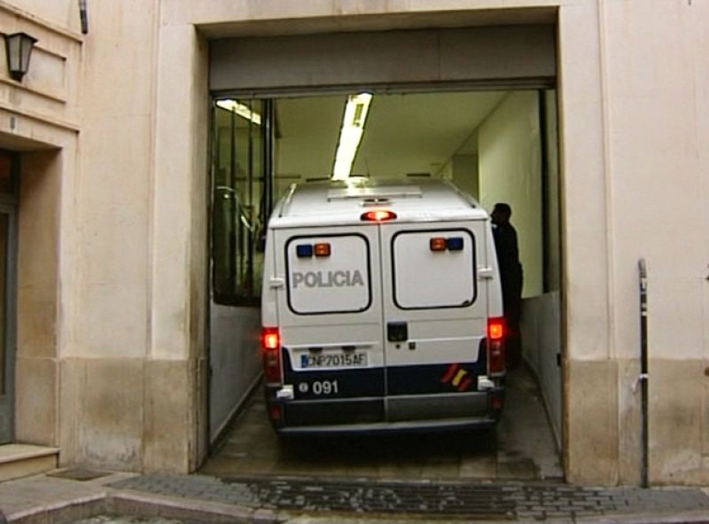 Declara ante el juez el único detenido por la agresión al consejero de Cultura de Murcia