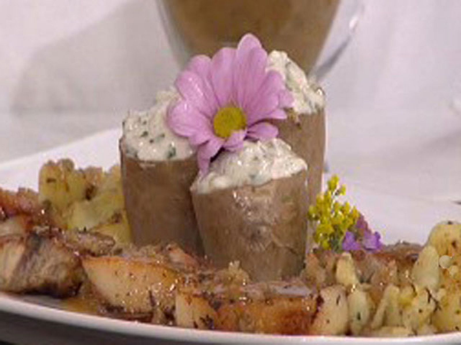 Saber cocinar - Cochinillo a la plancha con patatas rellenas (19/01/11)