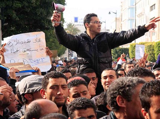  - Los tunecinos no se conforman