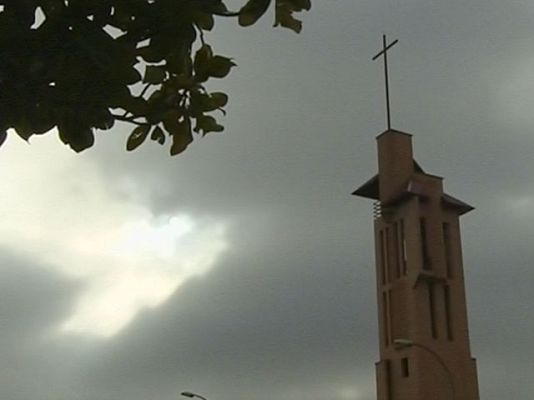 Telediario 1 - Sin enterrador por la crisis