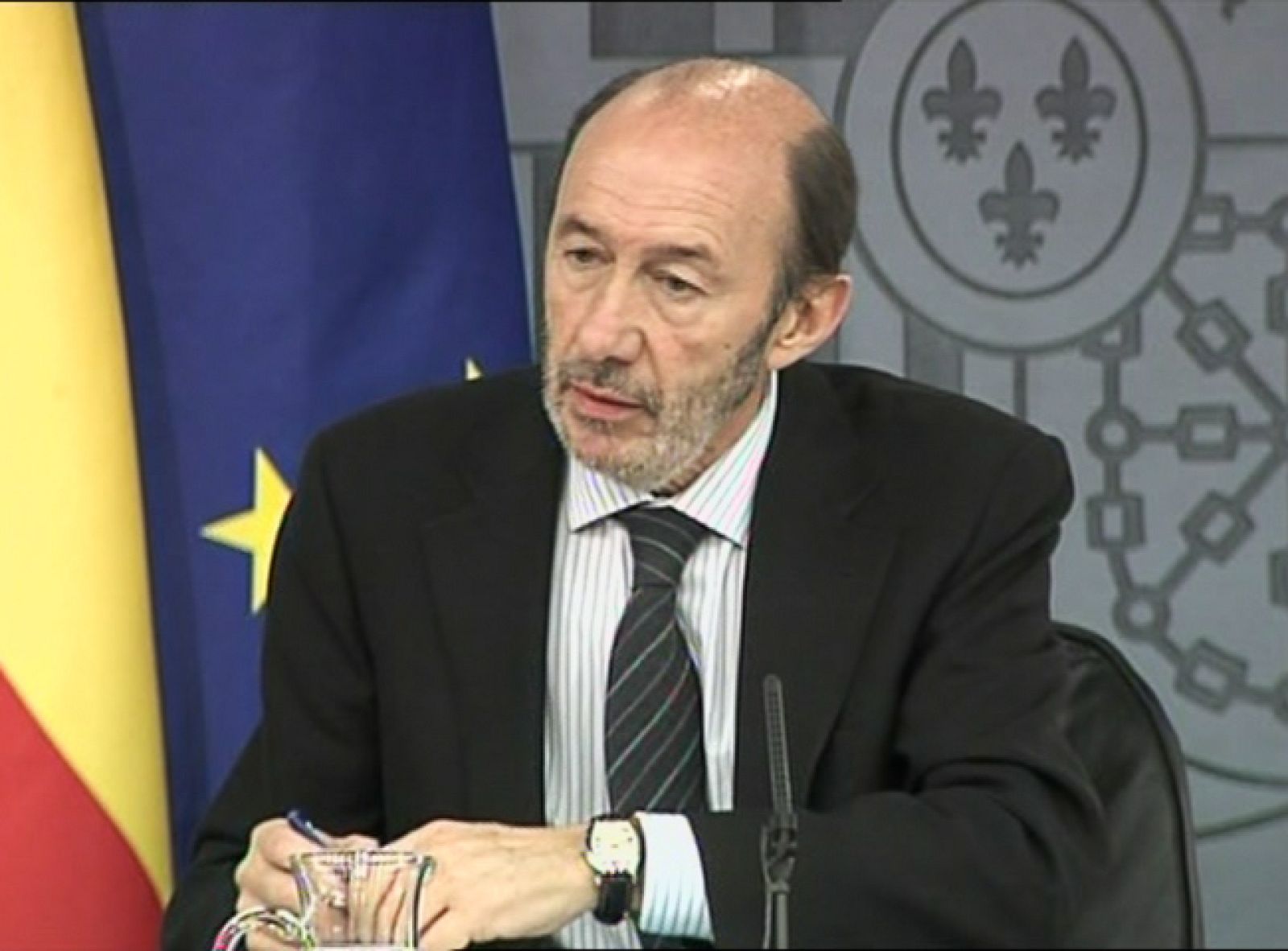 El Gobierno ultima un plan para reestructurar las cajas de ahorro