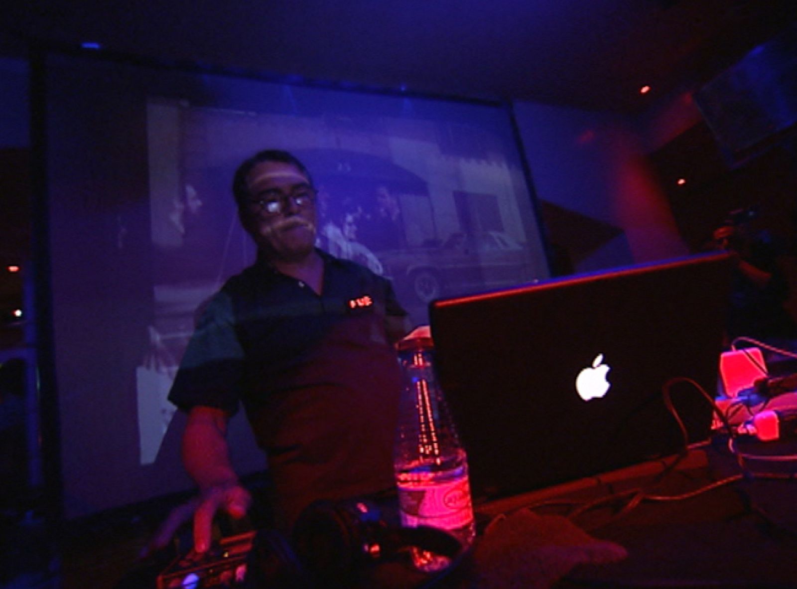 Los DJs empezaron moviendo las noches, y ahora, además, mueven la industria