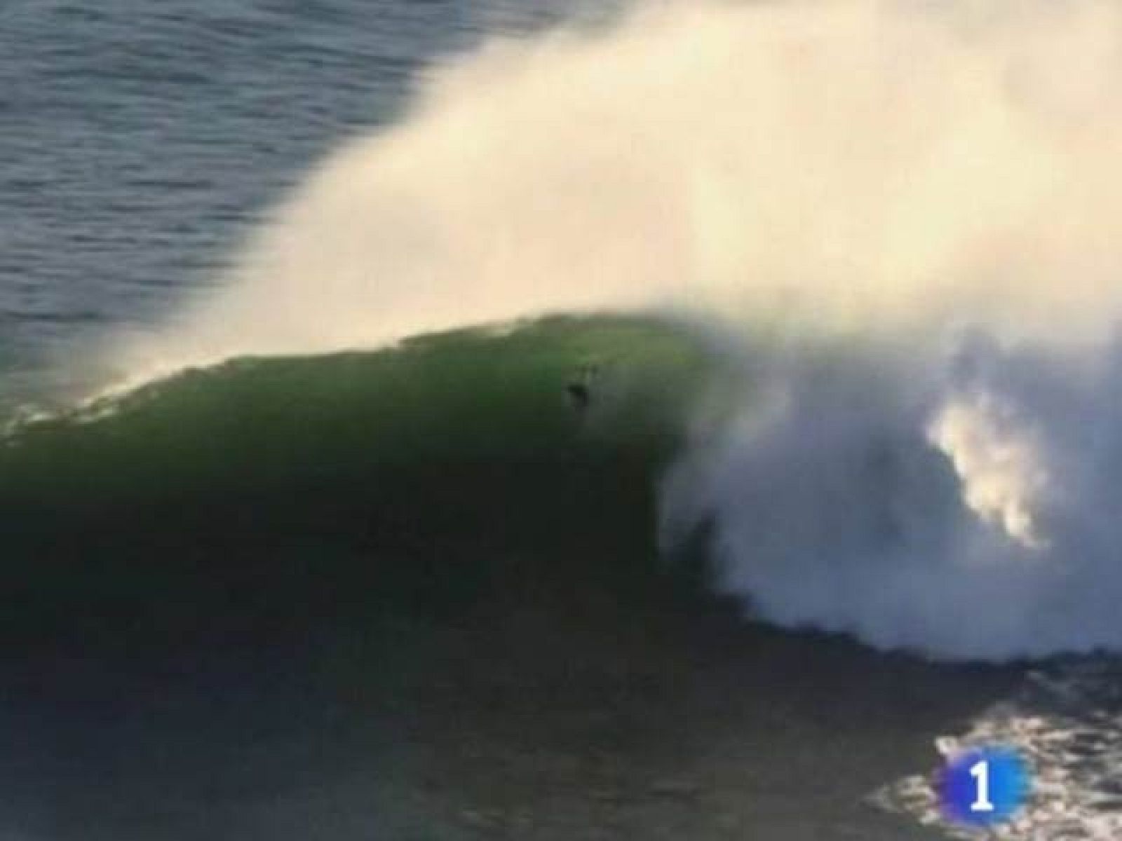 En busca de 'la gran ola' | Ver