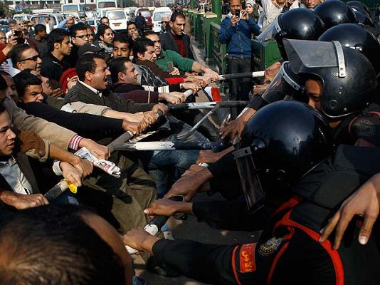 Telediario 1 - Egipto se revela