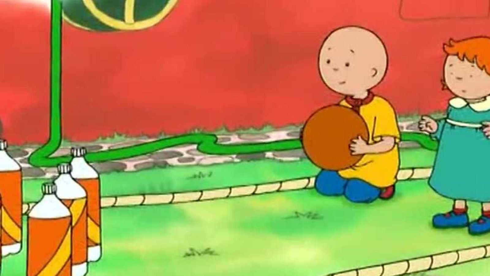 Bolos en el patio - Caillou | Ver