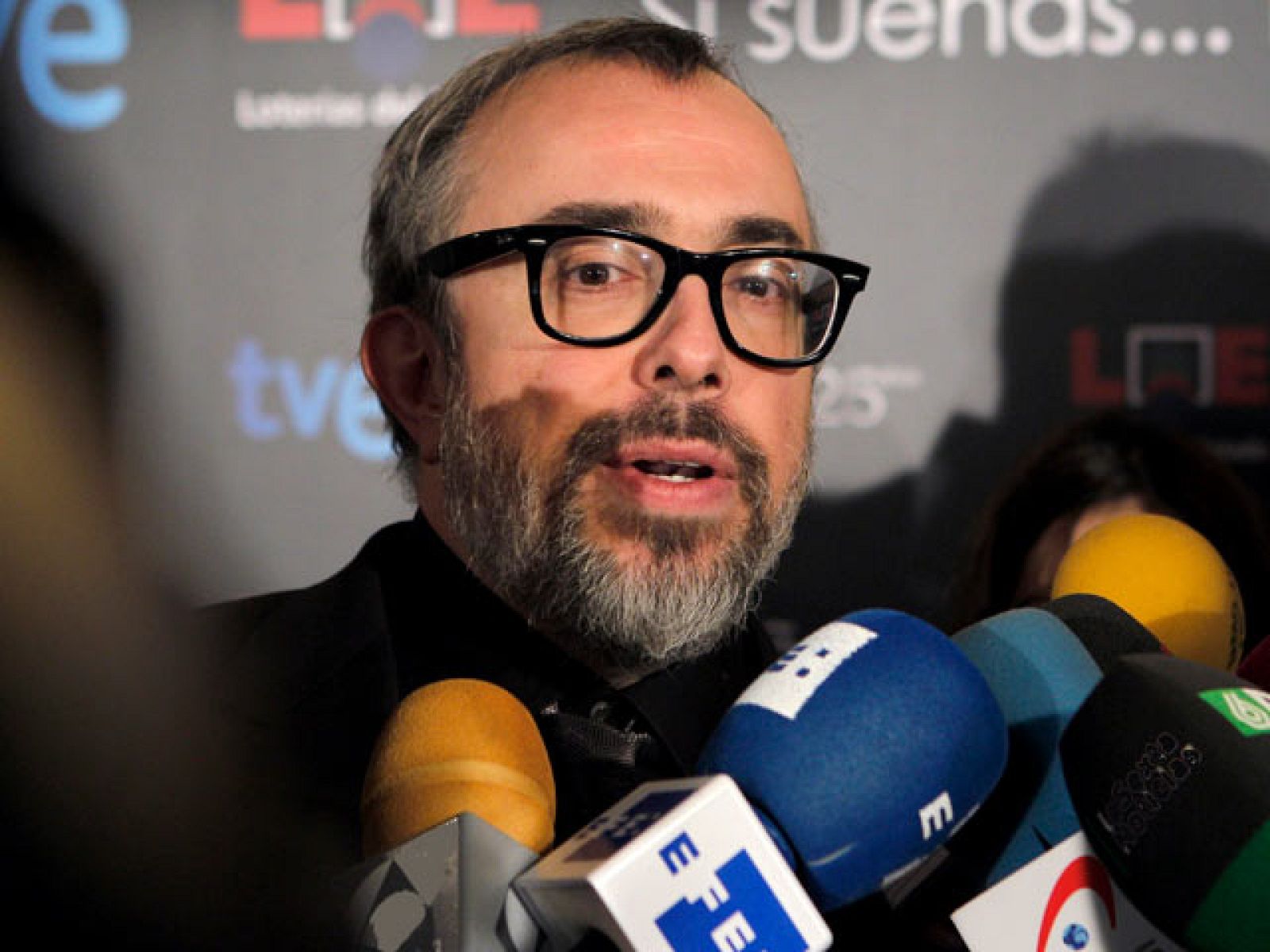 PSOE y PP sacan adelante la 'Ley Sinde' - La 2 Noticias | Ver