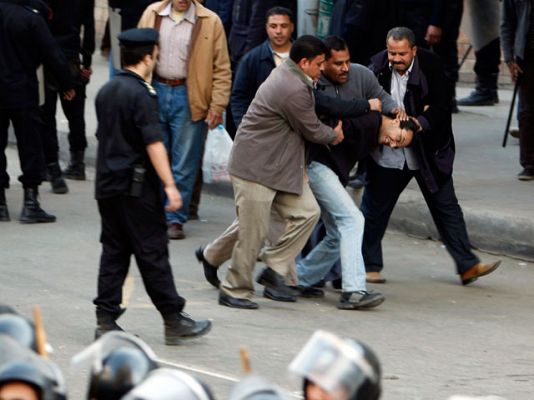 Telediario 1 - Telediario 2 en 4' - 26/01/11