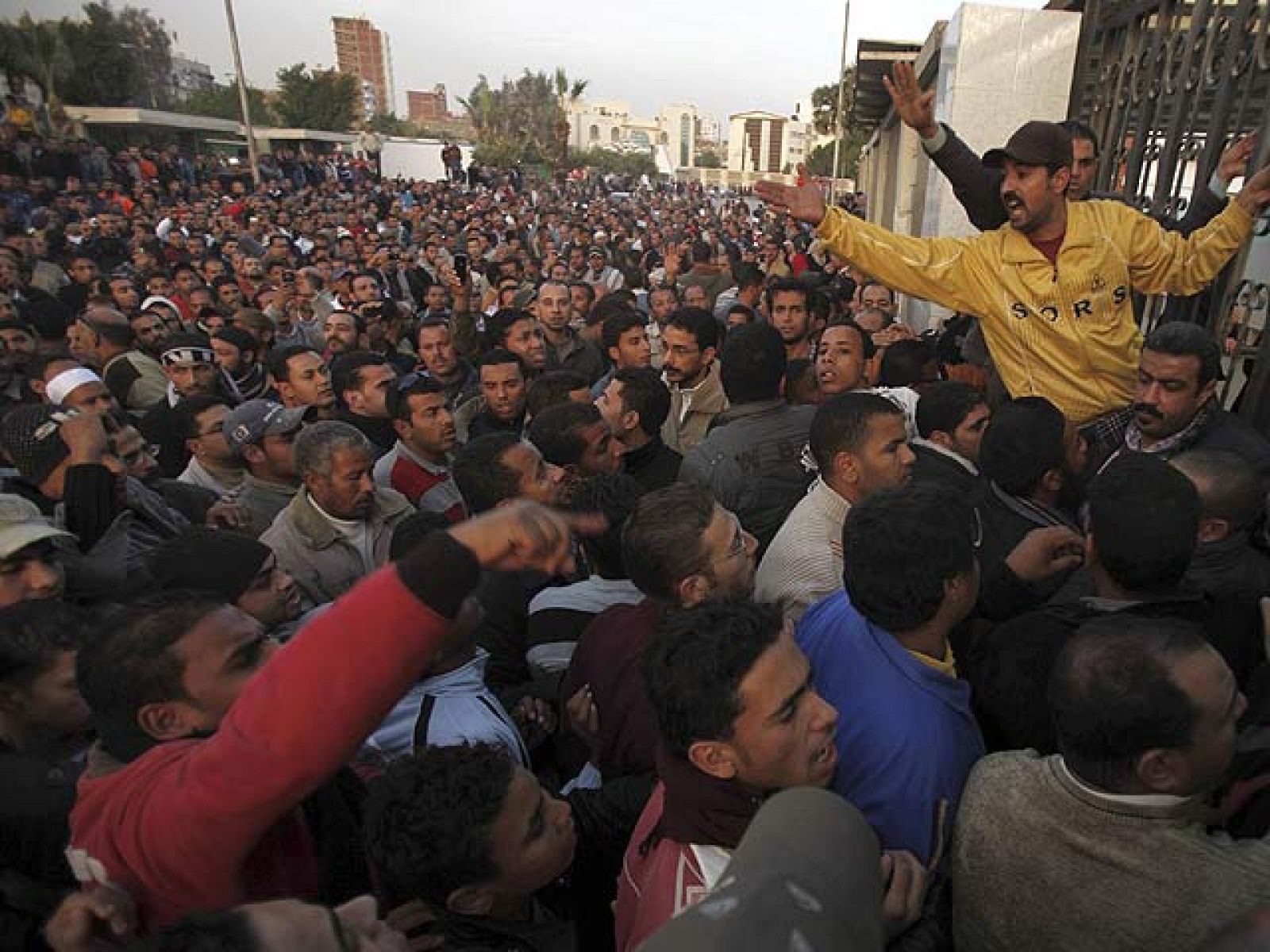 Segunda noche de disturbios en Egipto.