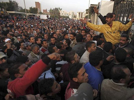 Telediario 1 - Telediario Matinal en 4' - 27/01/11