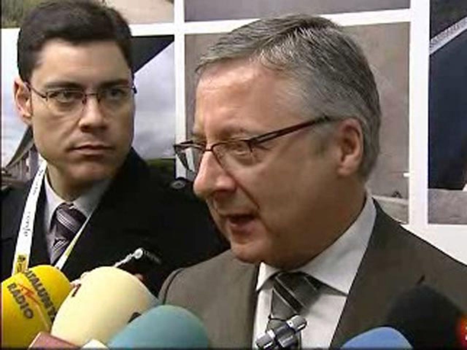 Blanco destaca que el acuerdo mejora la confianza en España | Ver