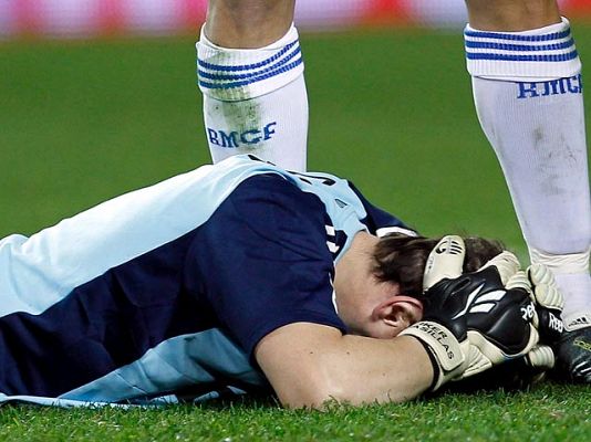 Telediario 1 - Botellazo a Casillas en la cabeza