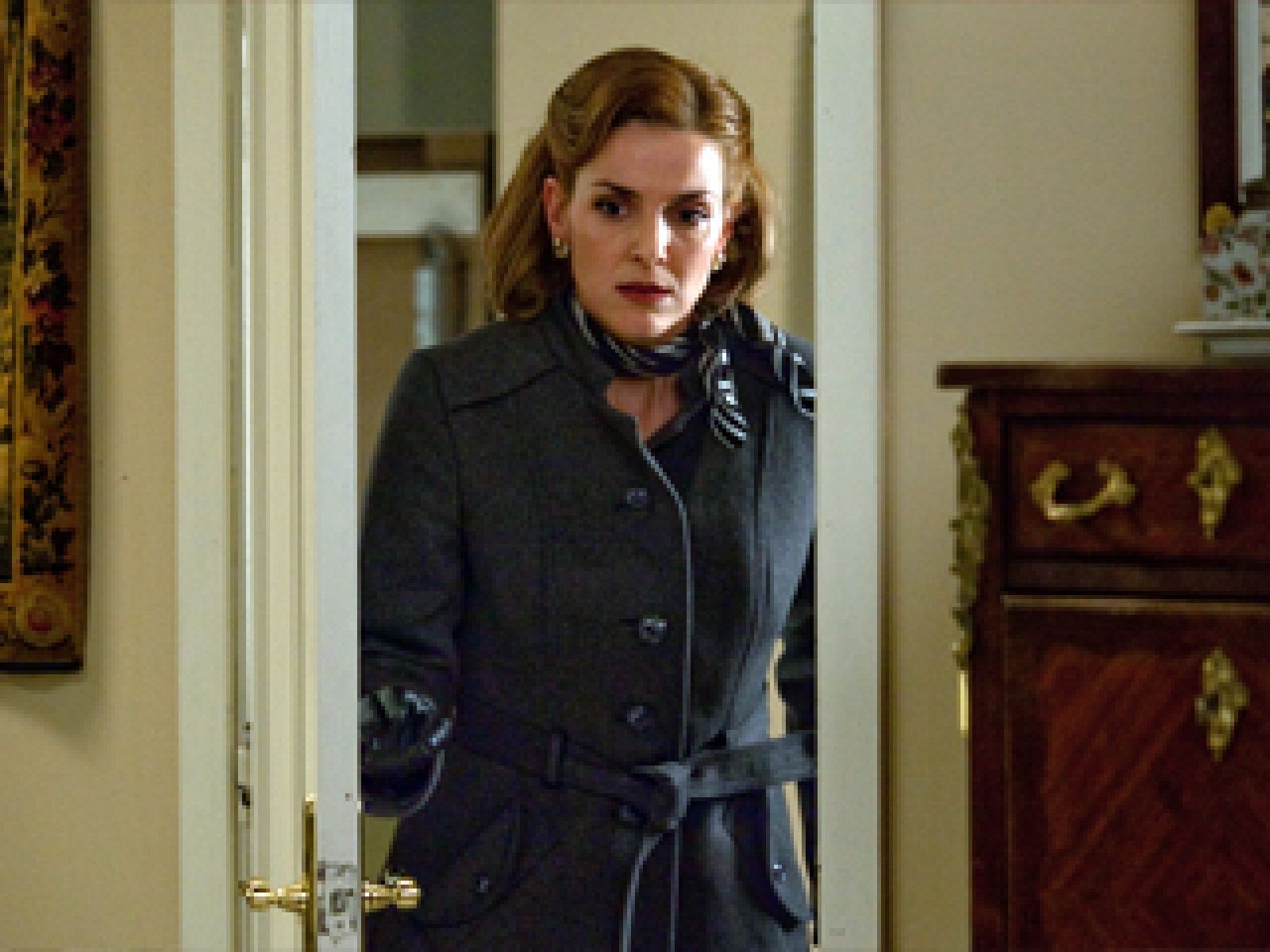 Amar - Irene descubre el cadáver de Carreño