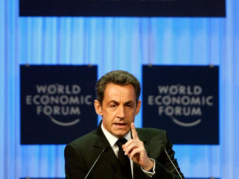 Apasionada defensa del euro de Sarkozy en el Foro de Davos
